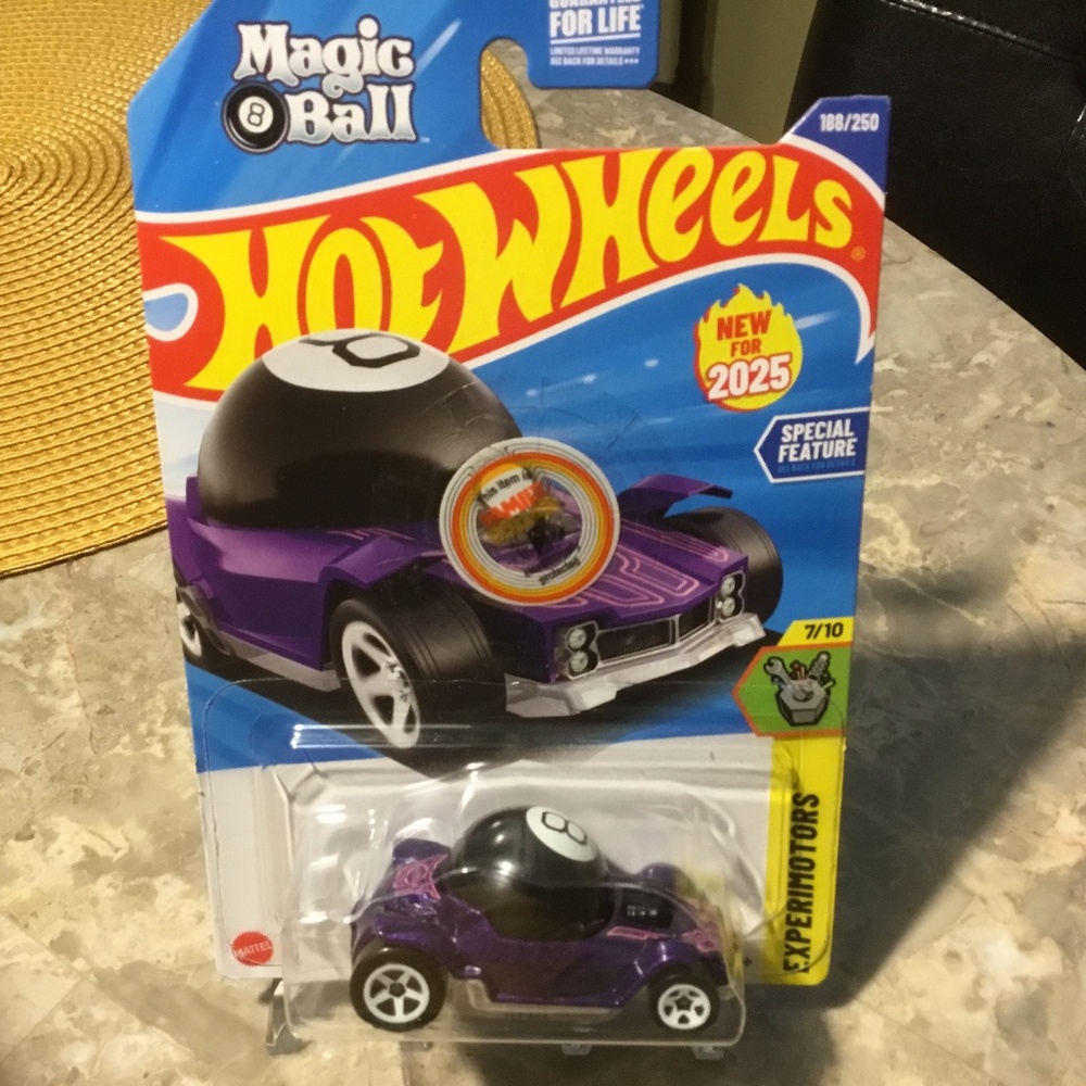 Hot Wheels Magic 8 Ball Decidedly Go HW Experimotors 2025 (Bottom has answer)